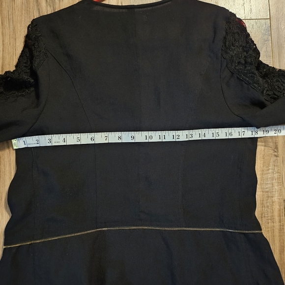 LaSeine Black Women's Lace Blazer - Picture 4 of 5
